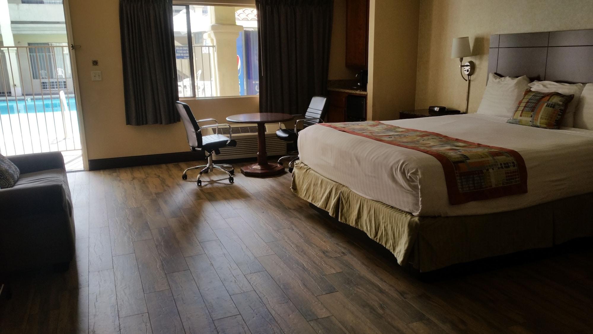 Travelodge By Wyndham Costa Mesa Newport Beach Hacienda Extérieur photo